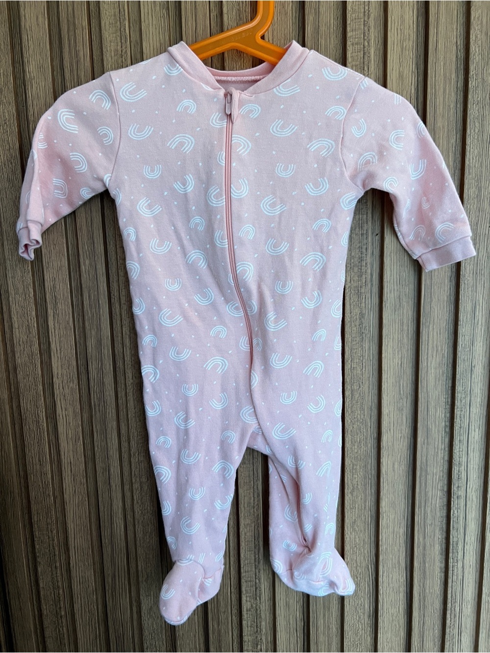 🔥 3 FOR $15 OFFER 🔥 Pink Rainbow Print Footed Sleeper | 3-6 Months